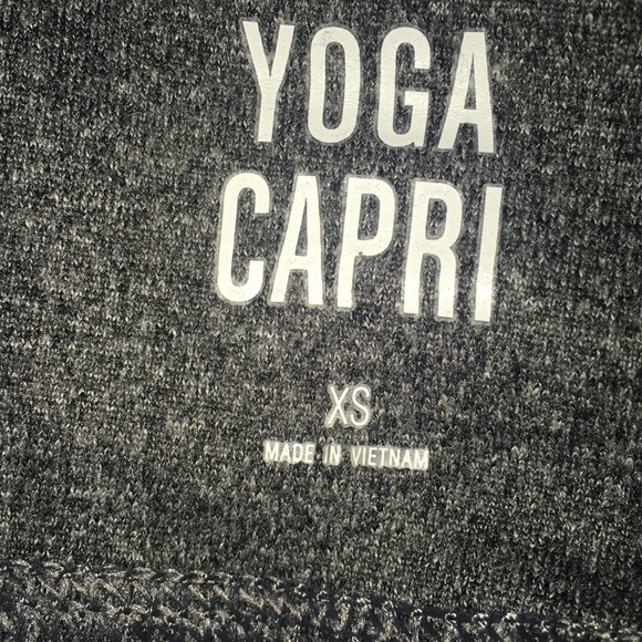 Gray legging with black mesh - Picture 3 of 3